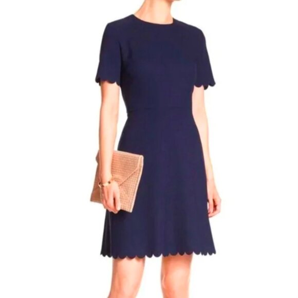 ⭐ Banana Republic Navy Scalloped Fit & Flare Dress size 0 - Picture 1 of 8